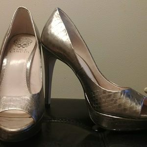 Vince Camuto silver lavender pumps
